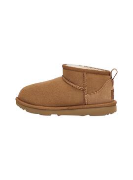 Botas Ugg Classic Ultra mini Chestnut para meninos e meninas.