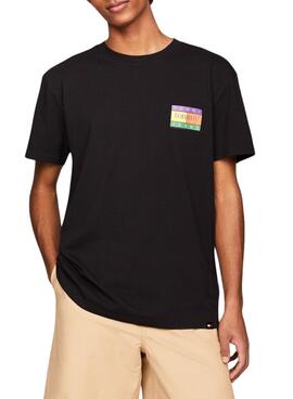 Camiseta Tommy Jeans Summer Flag preta para homens.