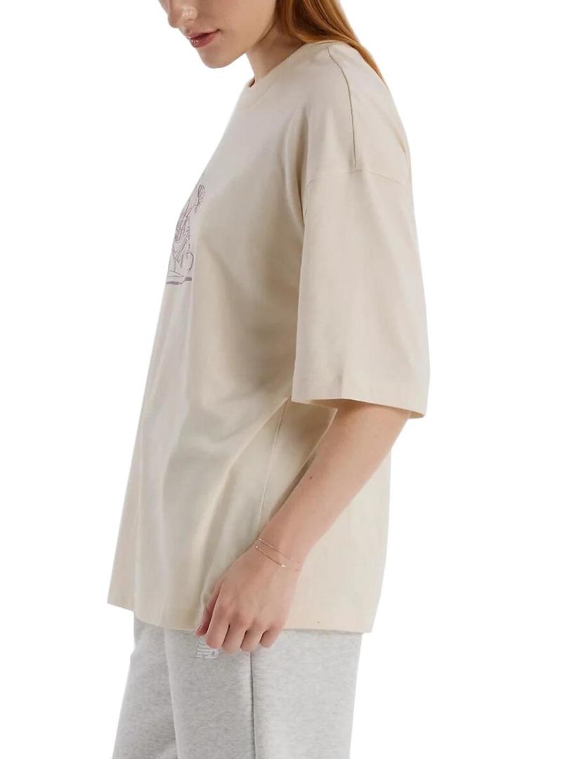 Camiseta New Balance bege com flores para mulher