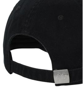 Boné New Balance Basic Logo preto para mulher e homem.