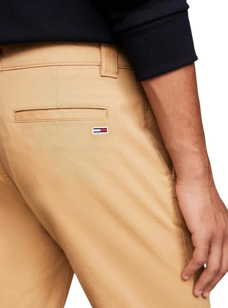 Calça Tommy Jeans Scanto cáqui para homem.