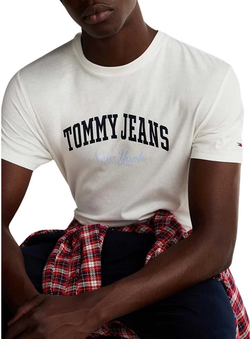 Camiseta Tommy Jeans Varsity Pop branca para homem.