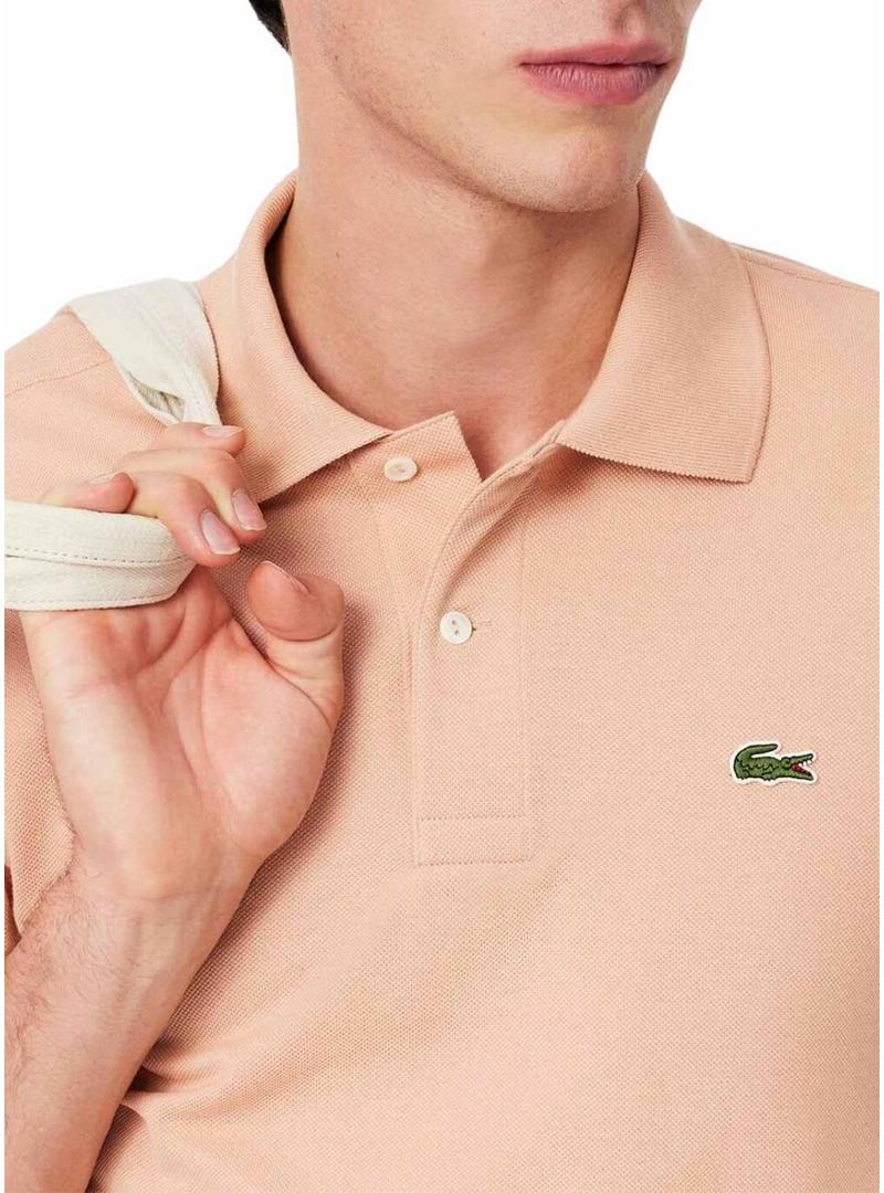 Polo Lacoste Piqué L.12.12 coral para homem.