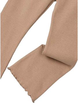 Calças justas Mayoral flare em canelado tostado para menina.