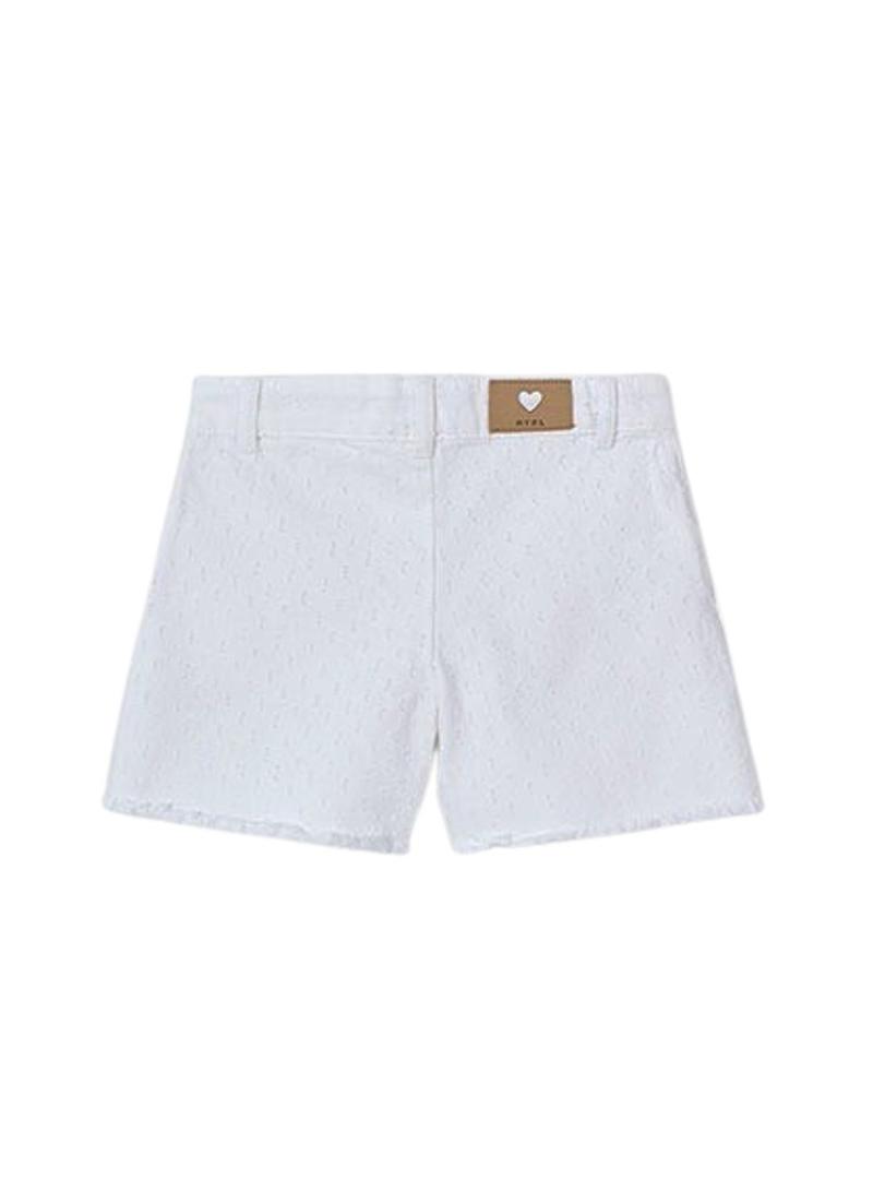 Short Mayoral de sarja branco para menina.