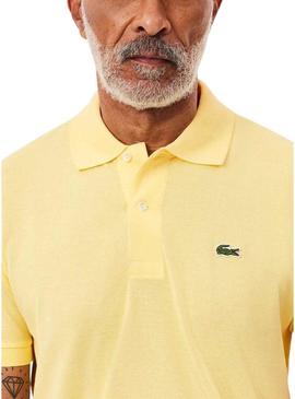 Camisa polo Lacoste de piqué Classic fit amarelo para homem.
