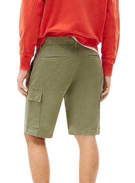 Bermudas Tommy Jeans Scanton de carga verde para homem.