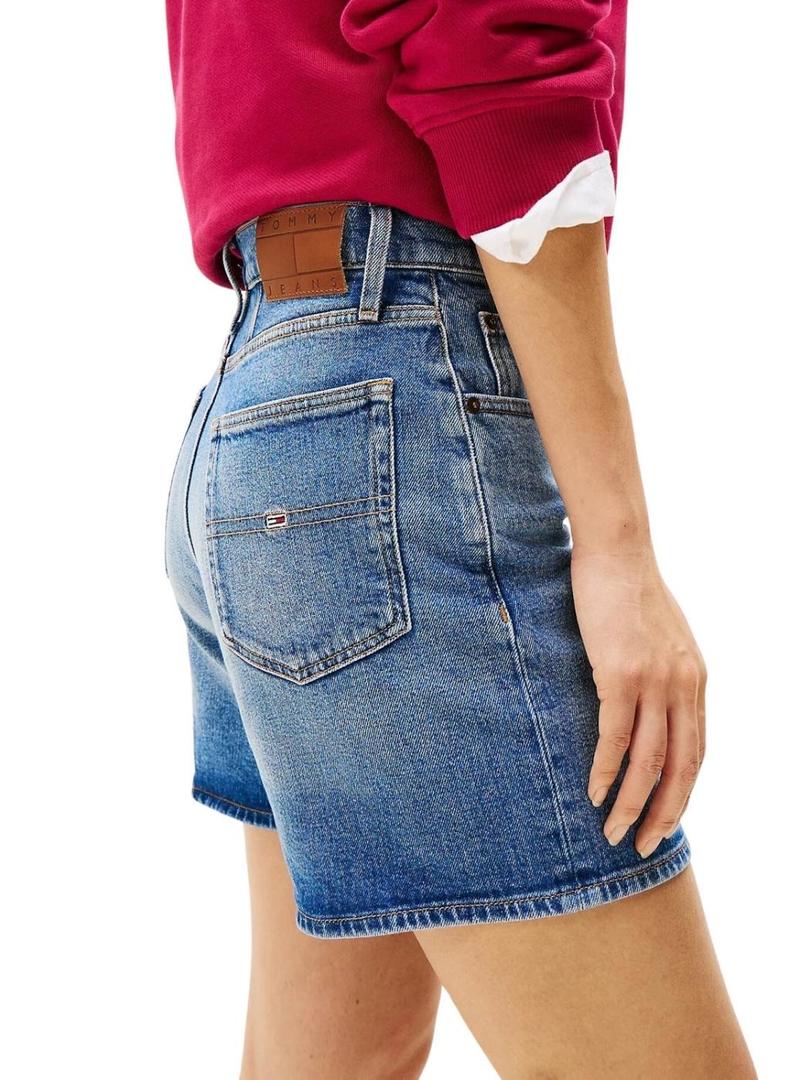 Bermudas Tommy Jeans Mom em denim para mulheres