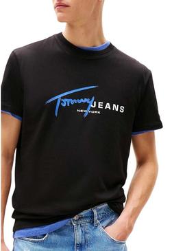 Camiseta Tommy Jeans Signature preta para homem.
