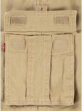 Bermudas de carga tradicionales em tons de bege para crianças da marca Levis.