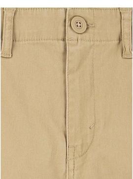 Bermudas de carga tradicionales em tons de bege para crianças da marca Levis.