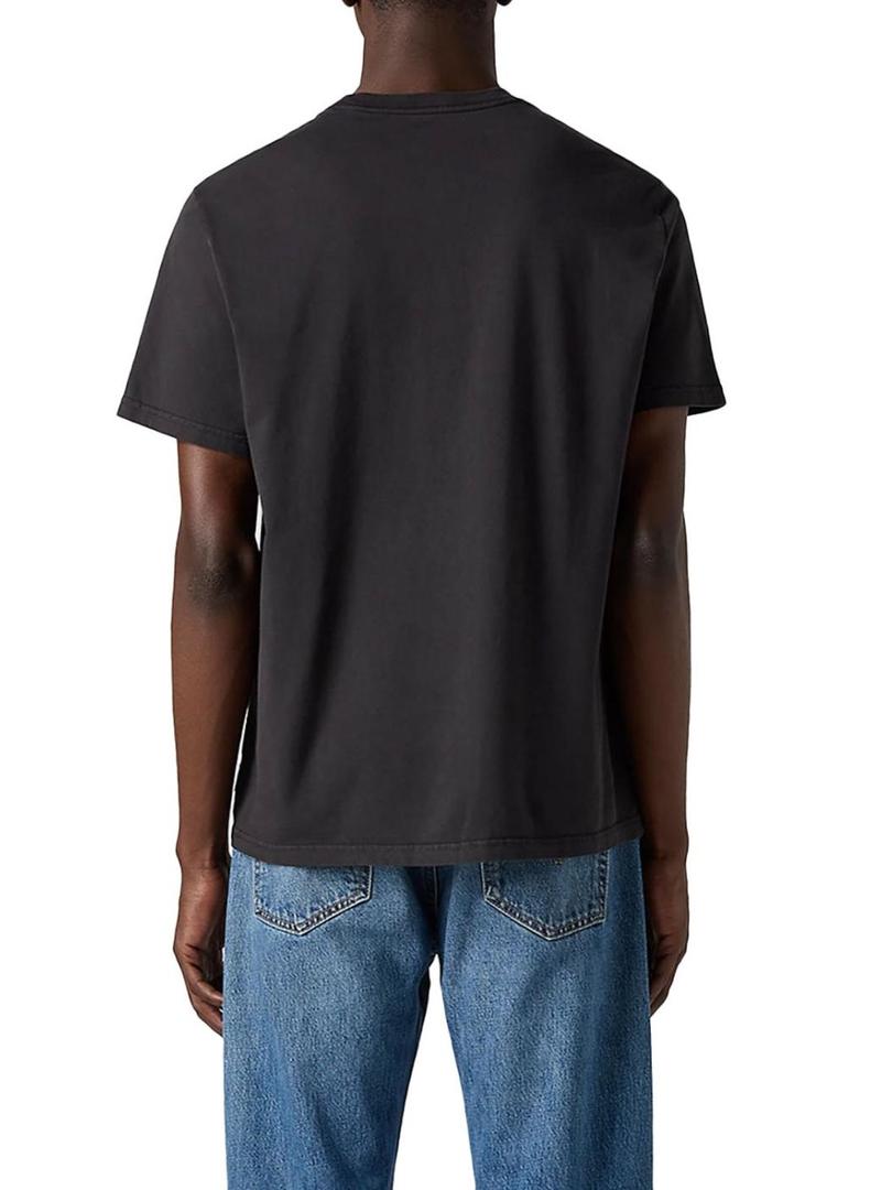 Camiseta Levis Relaxed preta para homem.