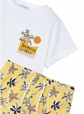 Conjunto Mayoral sunga amarela e camiseta infantil.
