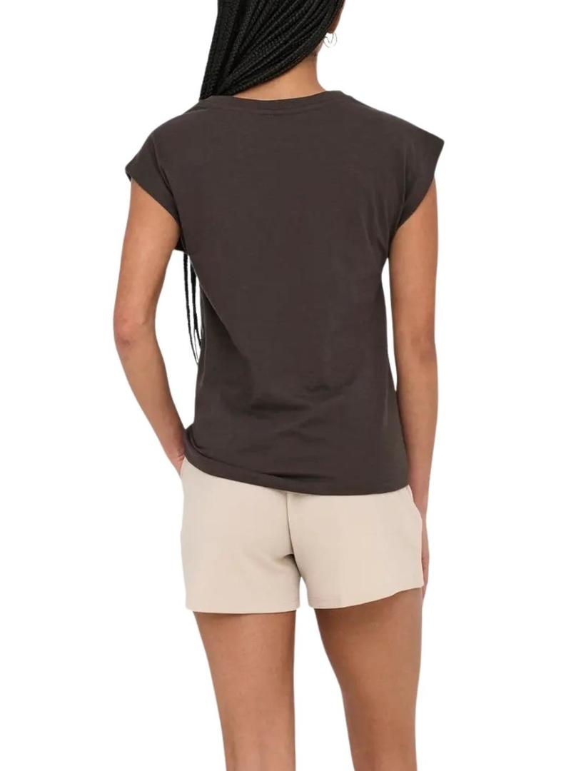 Camiseta Only Delia marrom para mulher.