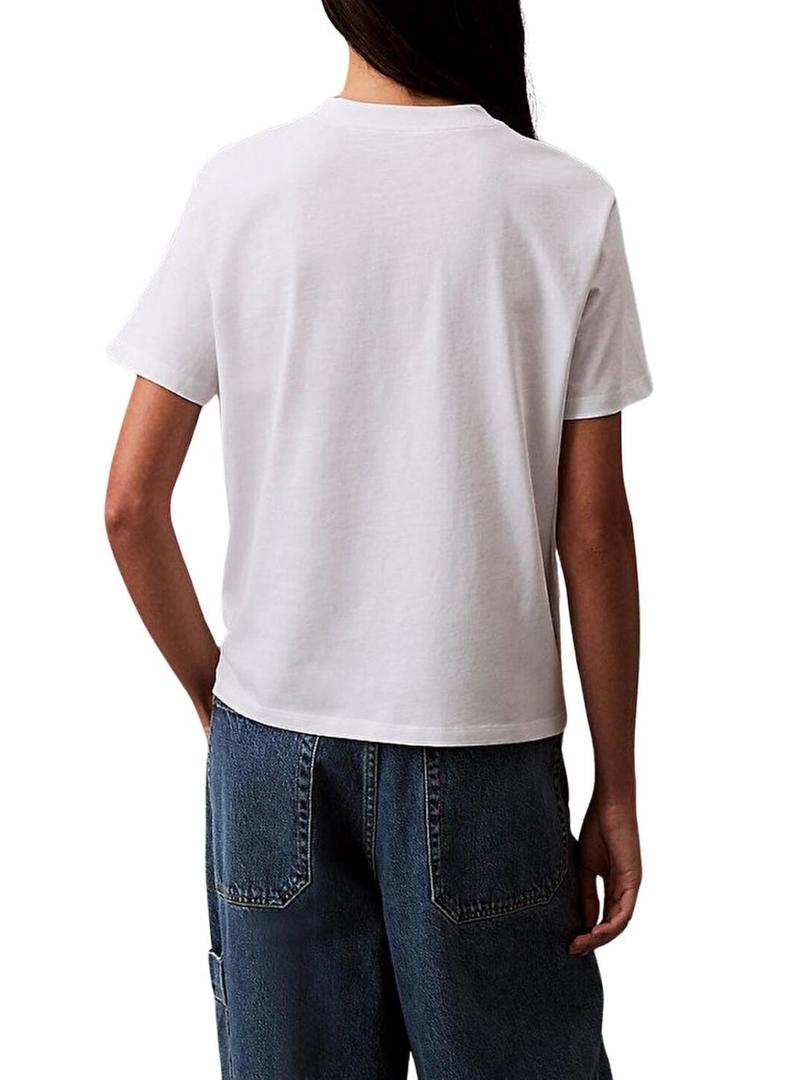 Camiseta Calvin Klein Jeans Hero branca para mulher.