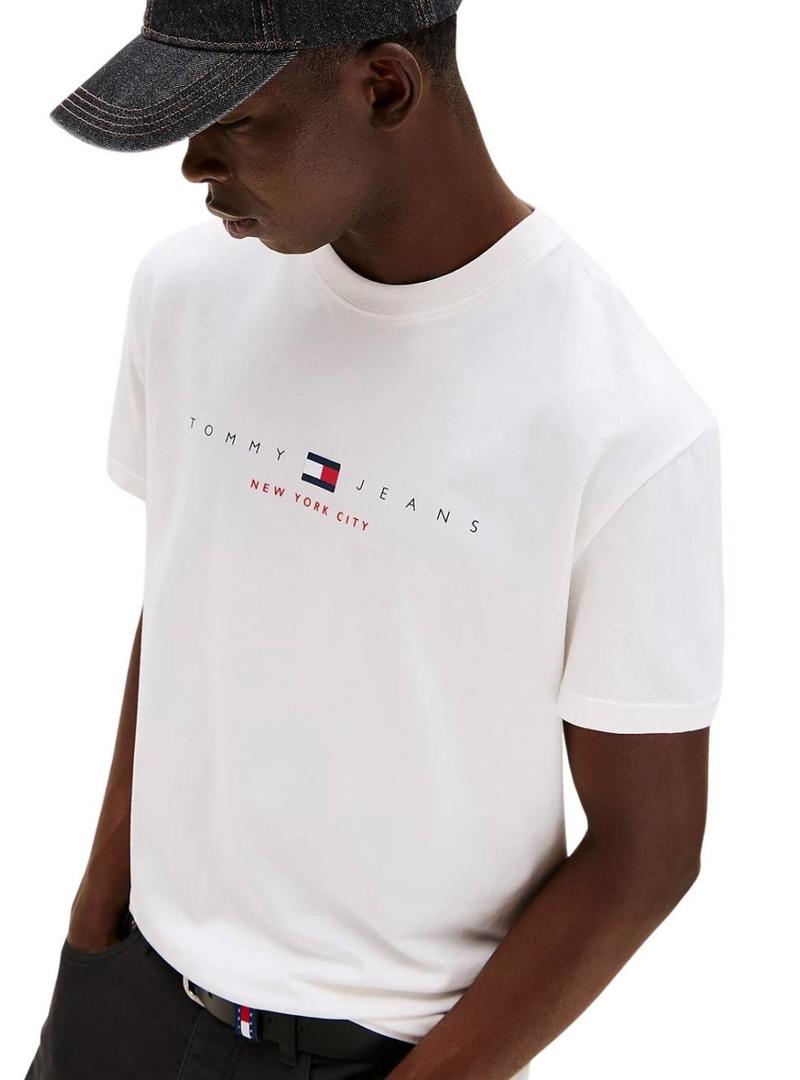 Camiseta Tommy Jeans Flag Linear branca para homem.