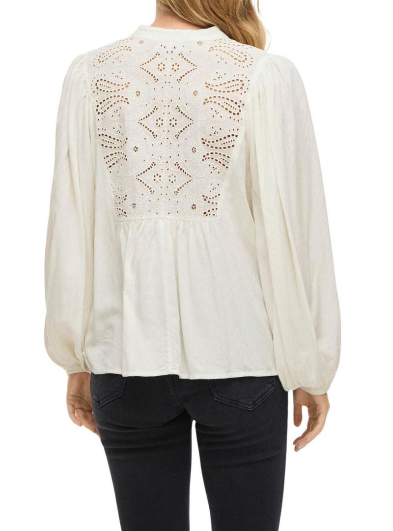 Blusa Vila Vityra de renda bege para mulher.