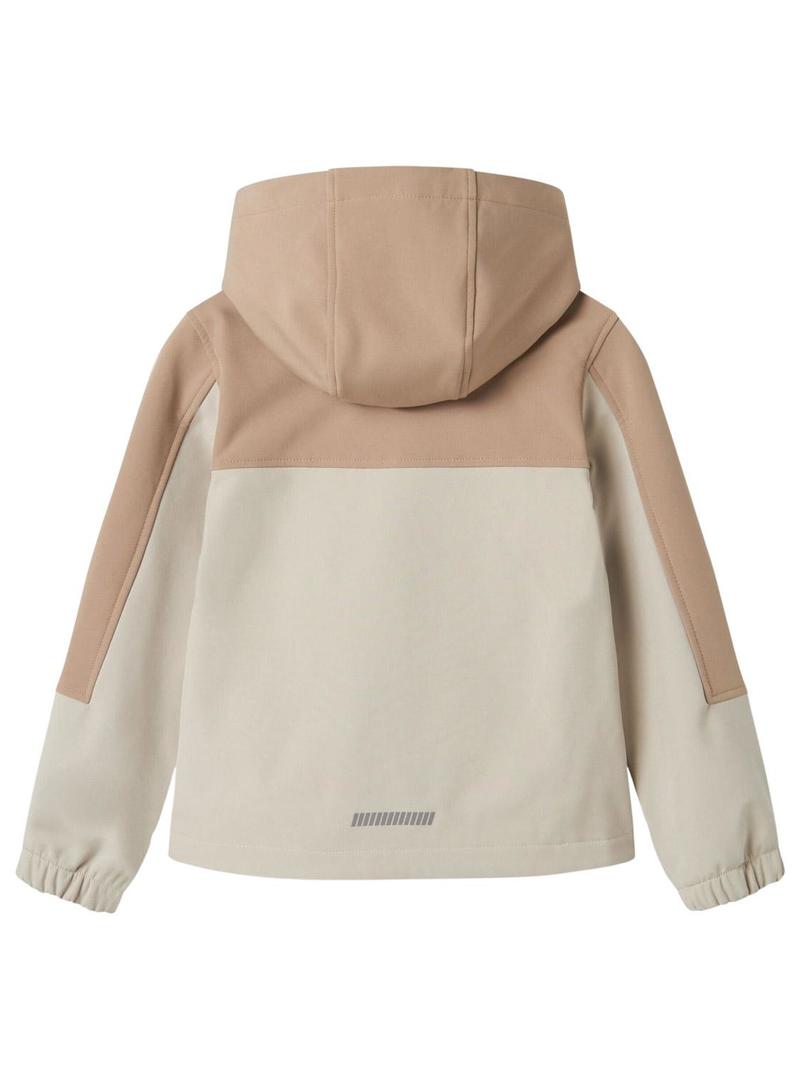 Corta-vento Name It Alfa08 Softshell bege infantil.