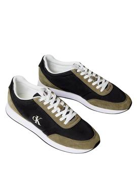 Tênis Calvin Klein Jeans Retro Runner preto e verde para homem.