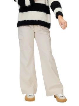 Calças cargo Calvin Klein de menina em tons de bege.