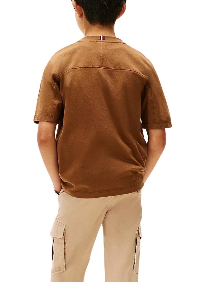 Camisa Tommy Hilfiger Varsity marrom para criança.