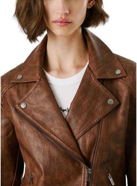 Jaqueta biker Pepe Jeans Stacy marrom de efeito pele para mulher.