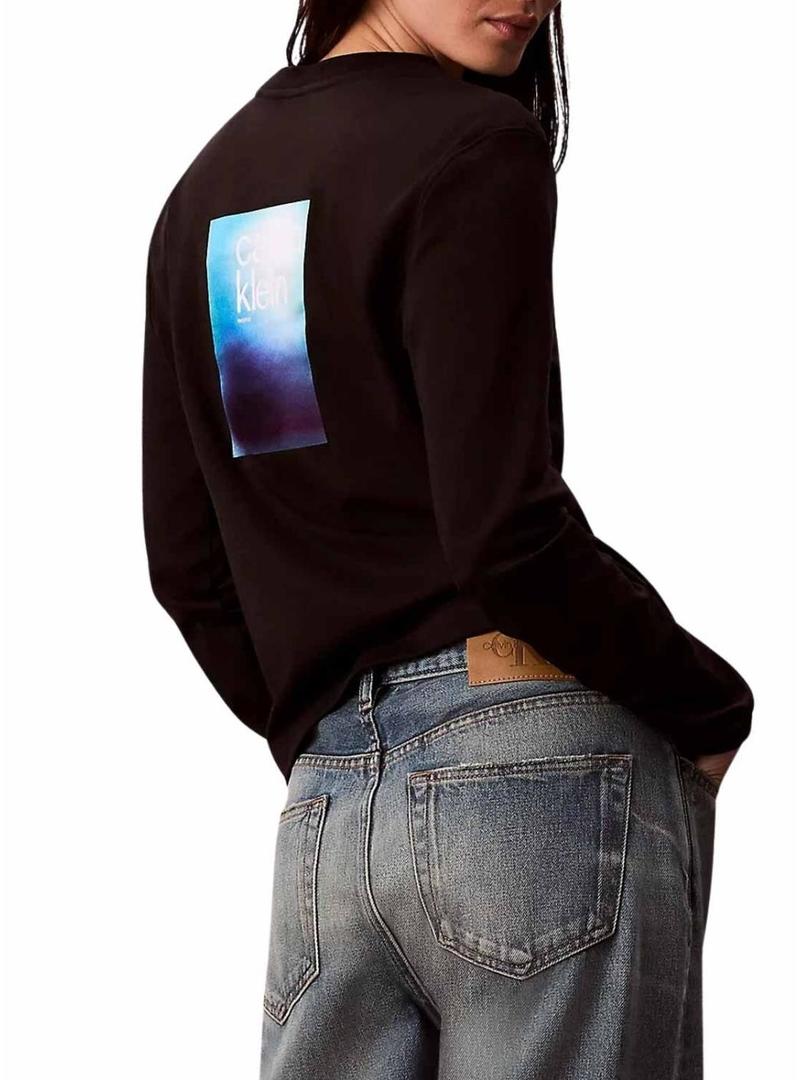 Camisa Calvin Klein Jeans Satin Ombre Graphic preta para mulher.