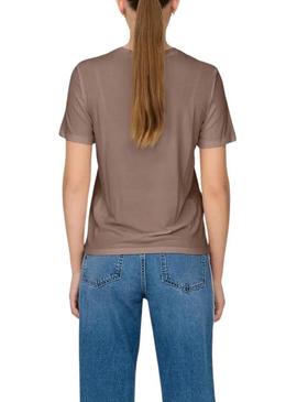 Camisa Only Free Modal tostada para mulher.