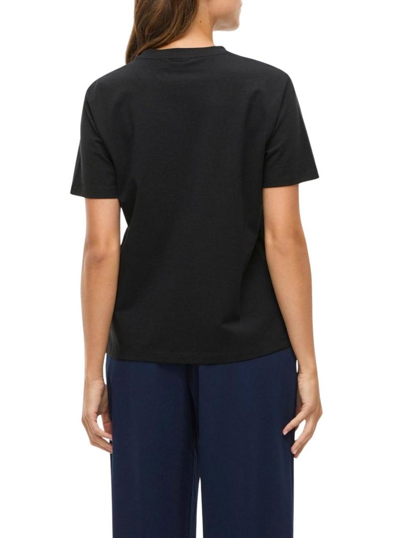 Camiseta Vila Vinora preta com estampa de lábios para mulher.