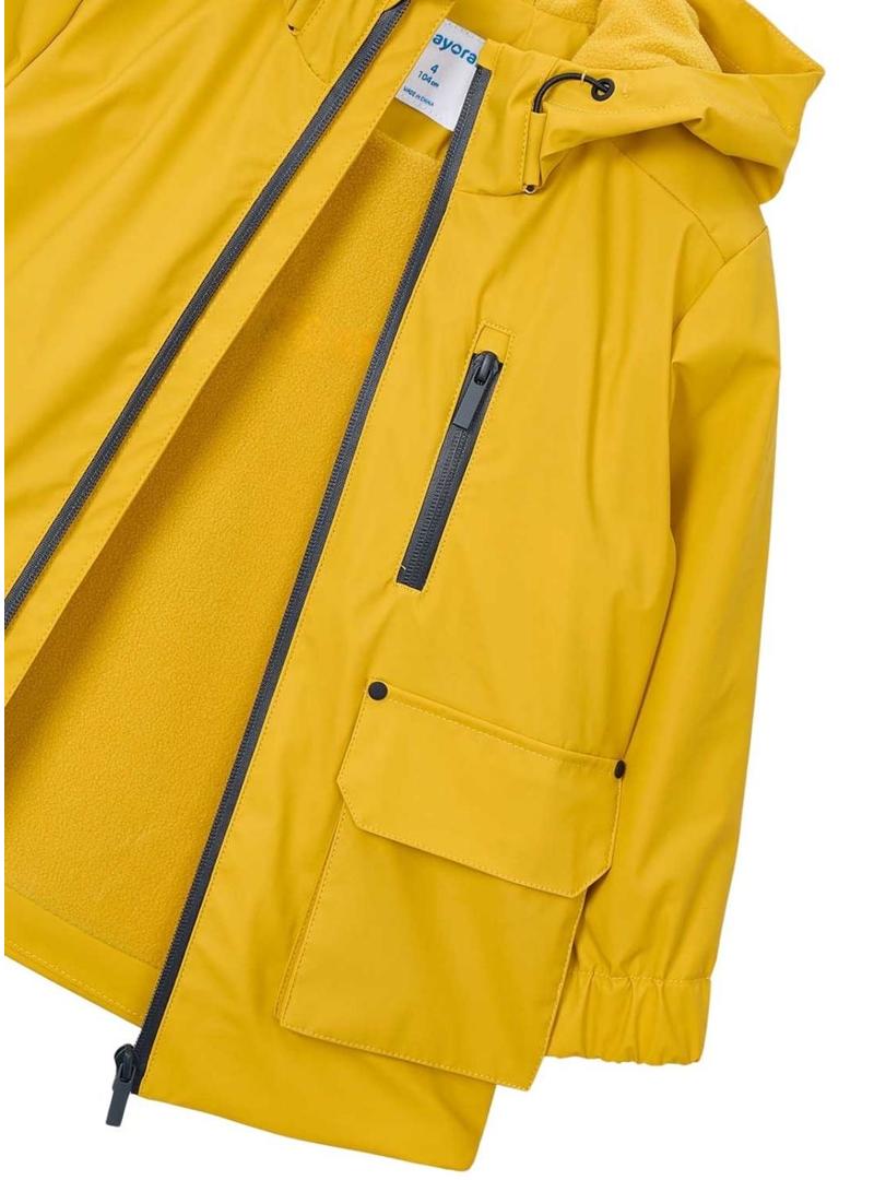 Capa de chuva amarela da Mayoral para menino.