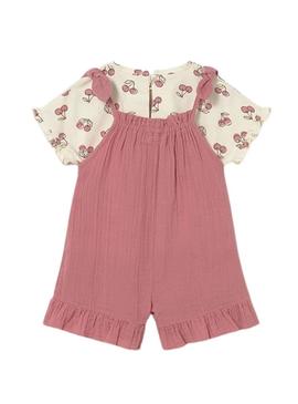 Conjunto Maioral macacão e camiseta rosa para bebê.
